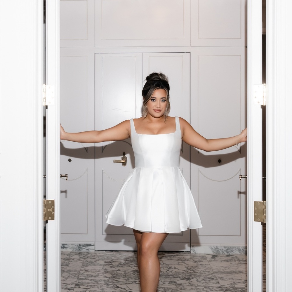 UNTAMED PETALS BY AMANDA JUDGE White Wedding Dress